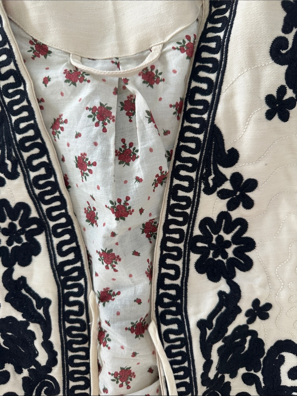 Free People Cream Cropped Jacket with Navy Floral Embroidery xsmall - Picture 3 of 4